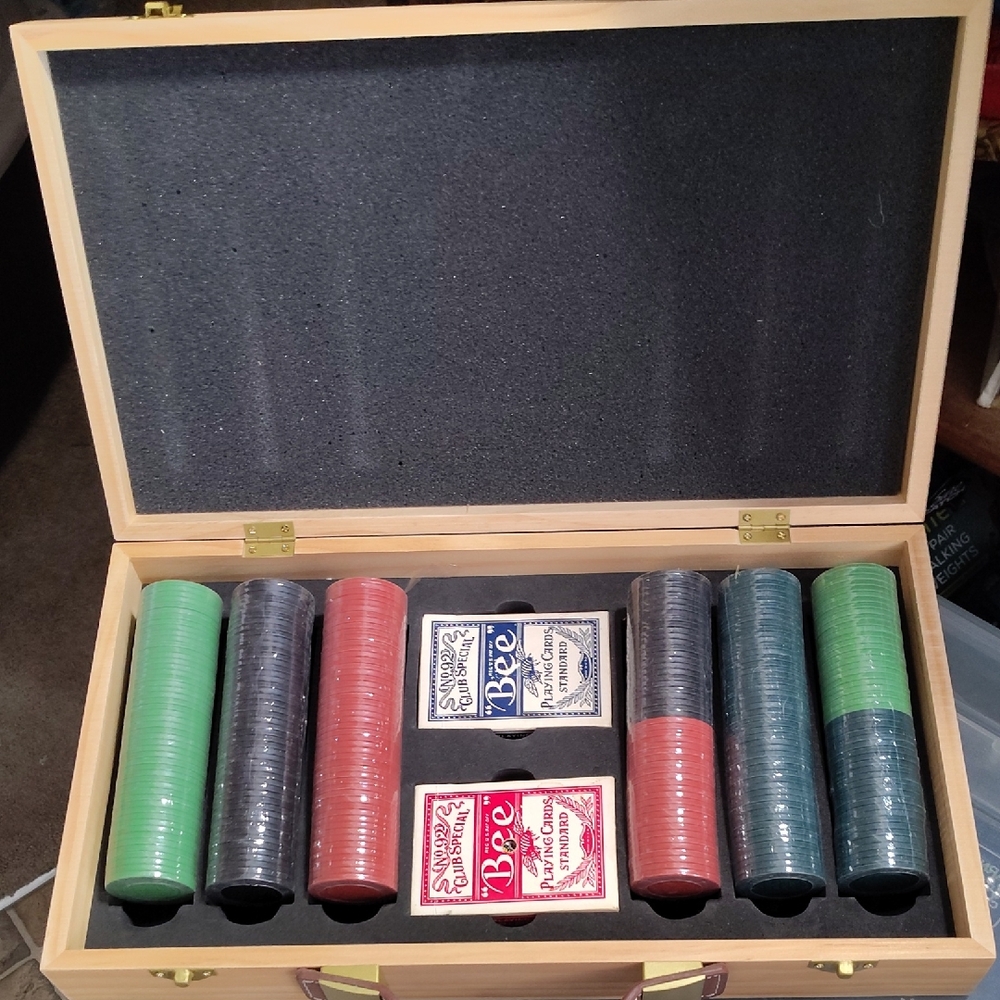 Hearth & Hand Poker Set with Multicolor Chips